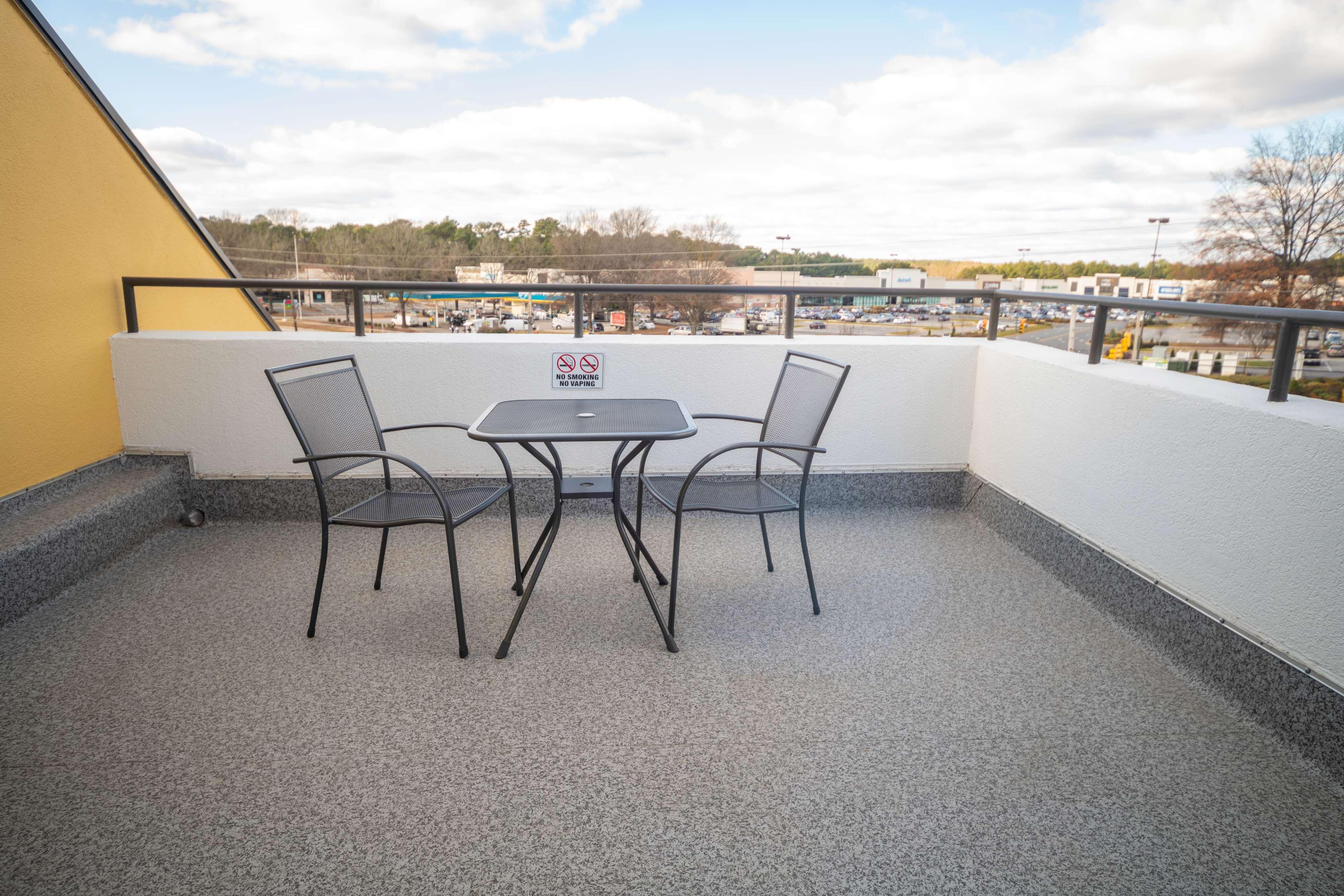 Best Western Plus Raleigh Crabtree Valley Hotel Extérieur photo