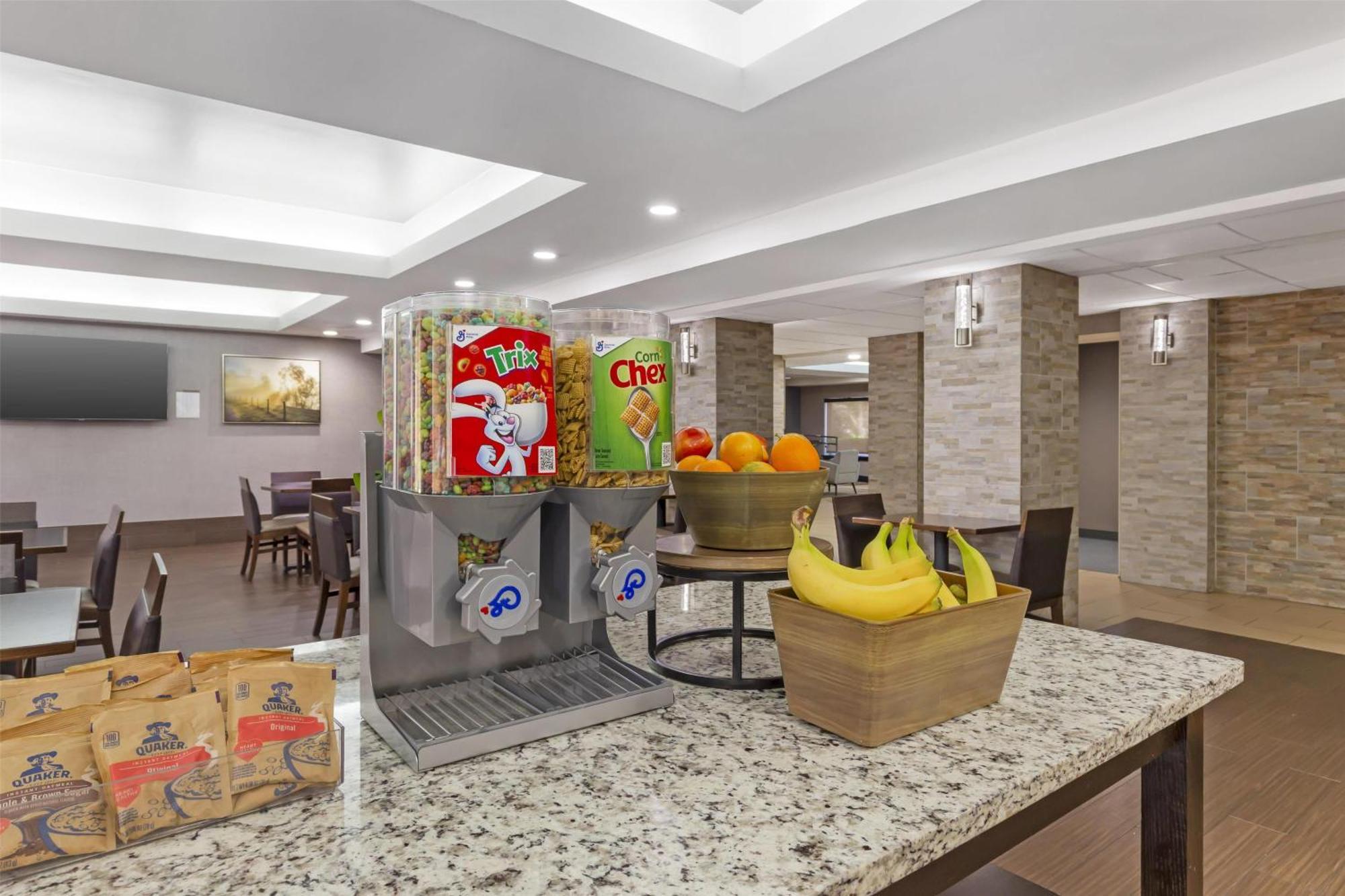 Best Western Plus Raleigh Crabtree Valley Hotel Extérieur photo